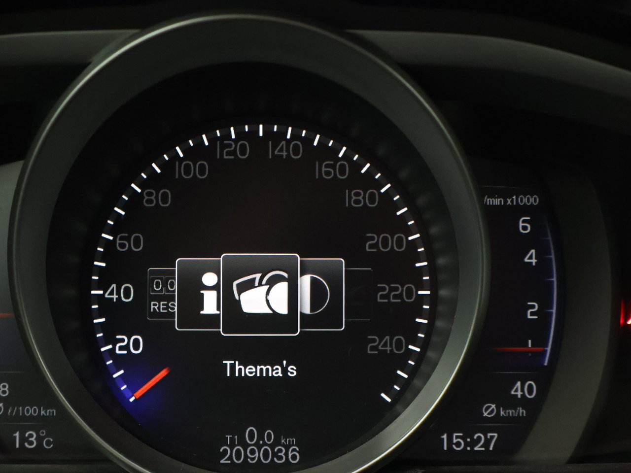 Volvo V40