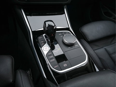 BMW 3-serie 330e eDrive Edition (INCL.BTW) Aut. *LEATHER | FULL-LED | DIGI-COCKPIT | HEATED-SPORTSEATS | PRIVACY-GLASS | AMBIENT-LIGHT | DAB | NAVI-FULLMAP | ECC | PDC | CRUISE | 18''ALU*