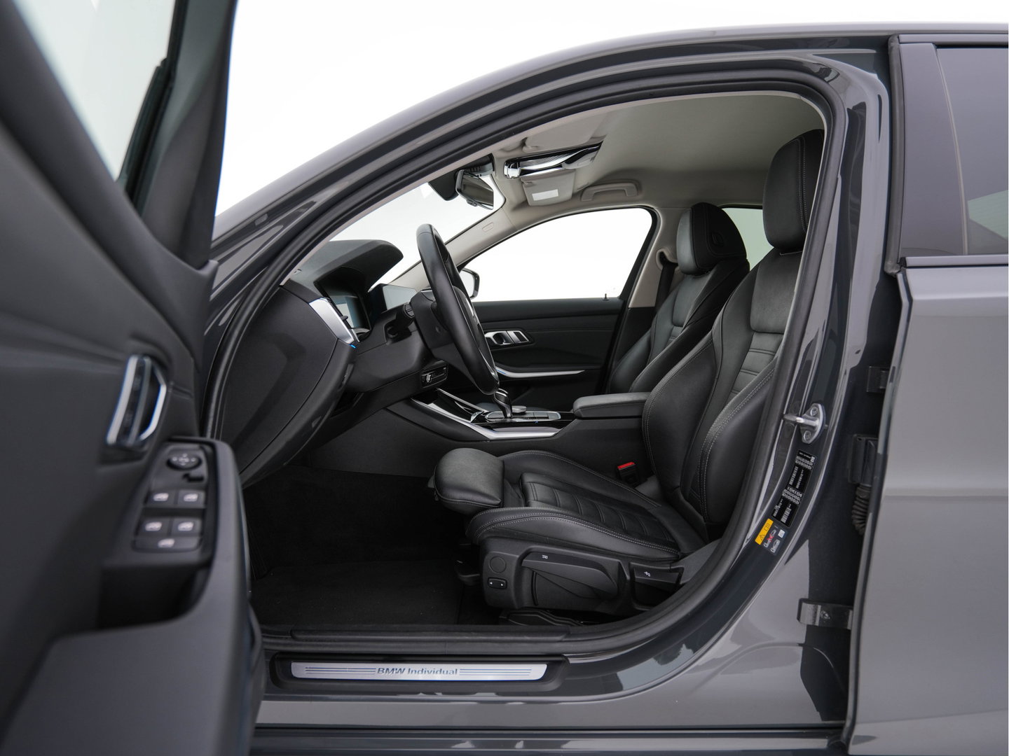 BMW 3-serie 330e eDrive Edition (INCL.BTW) Aut. *LEATHER | FULL-LED | DIGI-COCKPIT | HEATED-SPORTSEATS | PRIVACY-GLASS | AMBIENT-LIGHT | DAB | NAVI-FULLMAP | ECC | PDC | CRUISE | 18''ALU*