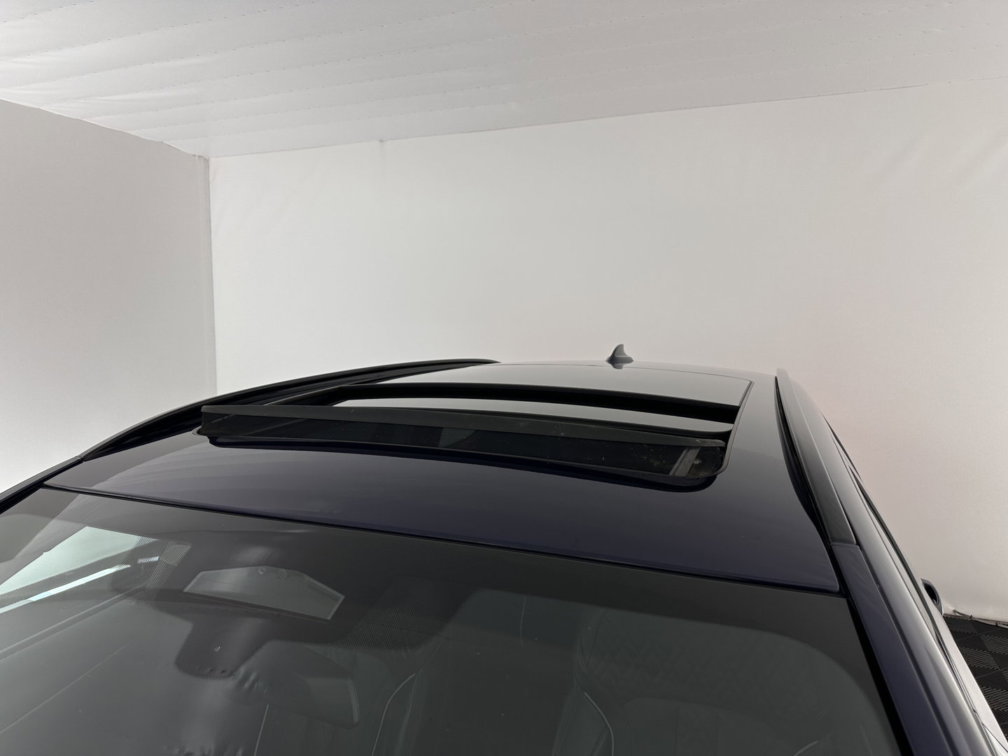 BMW 5 Serie Touring 530d High Executive Edition M-Sportpack (INCL.BTW) Aut. *PANO | HEAD-UP | LASERLIGHT | LEATHER | TOP-VIEW | HARMAN/KARDON |  ADAPTIVE-CRUISE | BLINDSPOT | HEATED-COMFORTSEATS | KEYLESS | DAB | DIGI-COCKPIT | PRIVACY-GLASS | SHIFT-P