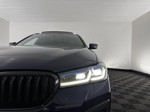 BMW 5 Serie Touring 530d High Executive Edition M-Sportpack (INCL.BTW) Aut. *PANO | HEAD-UP | LASERLIGHT | LEATHER | TOP-VIEW | HARMAN/KARDON |  ADAPTIVE-CRUISE | BLINDSPOT | HEATED-COMFORTSEATS | KEYLESS | DAB | DIGI-COCKPIT | PRIVACY-GLASS | SHIFT-P