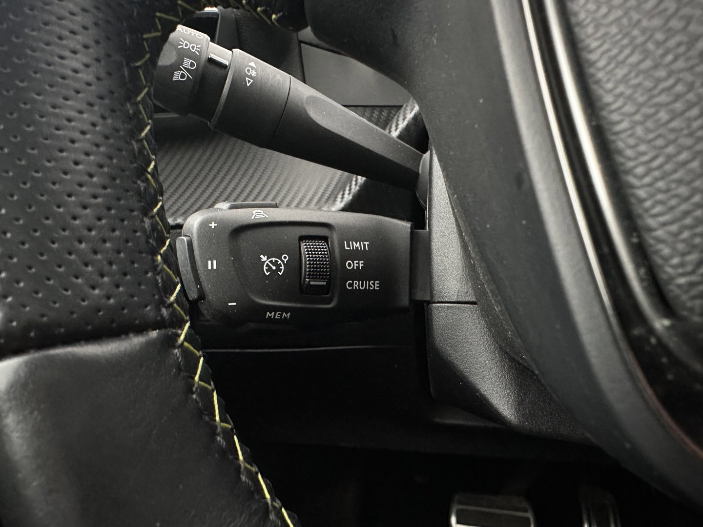 Peugeot e-208 EV GT 350 50 kWh [ 3-Fase ] *HEATPUMP | PANO | FULL-LED | DIGI-COCKPIT | BLINDSPOT | CAMERA | LEATHER-ALCANTARA | AMBIENTLIGHT | NAVI-FULLMAP | LANE-ASSIST | KEYLESS | DAB | CCS-FASTLOADER | HEATED-SPORTSEATS