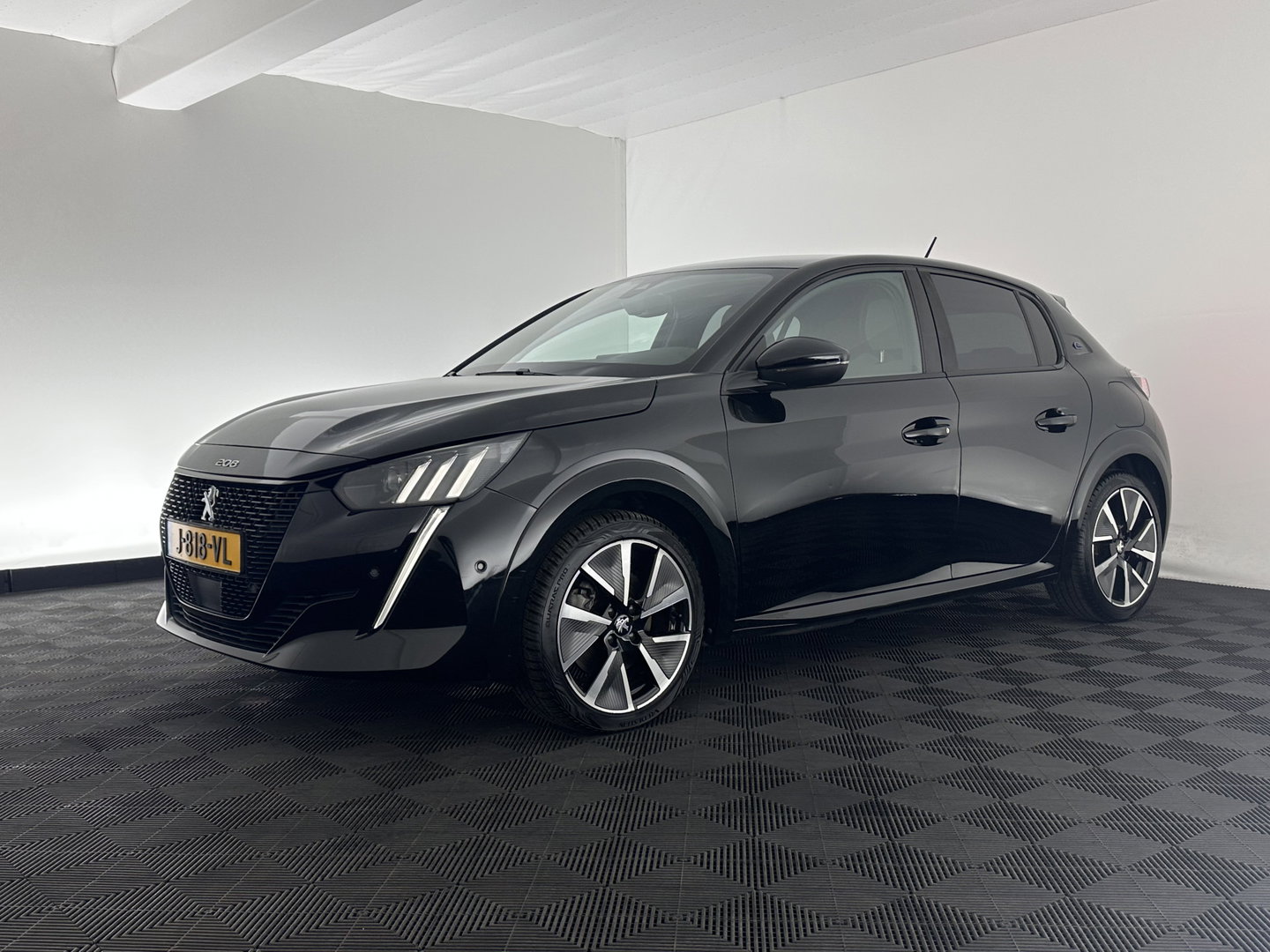 Peugeot e-208 EV GT 350 50 kWh [ 3-Fase ] *HEATPUMP | PANO | FULL-LED | DIGI-COCKPIT | BLINDSPOT | CAMERA | LEATHER-ALCANTARA | AMBIENTLIGHT | NAVI-FULLMAP | LANE-ASSIST | KEYLESS | DAB | CCS-FASTLOADER | HEATED-SPORTSEATS