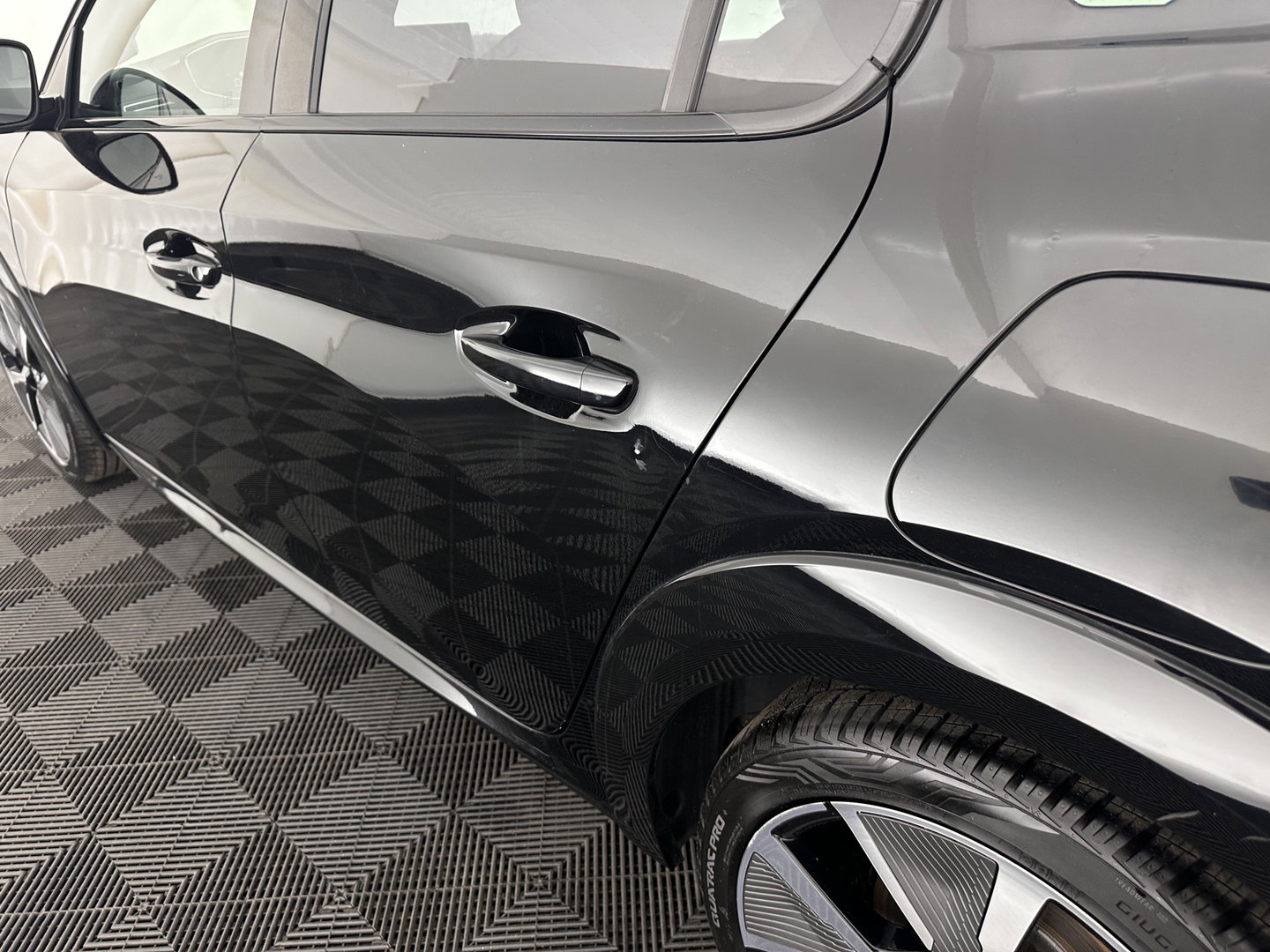 Peugeot e-208 EV GT 350 50 kWh [ 3-Fase ] *HEATPUMP | PANO | FULL-LED | DIGI-COCKPIT | BLINDSPOT | CAMERA | LEATHER-ALCANTARA | AMBIENTLIGHT | NAVI-FULLMAP | LANE-ASSIST | KEYLESS | DAB | CCS-FASTLOADER | HEATED-SPORTSEATS