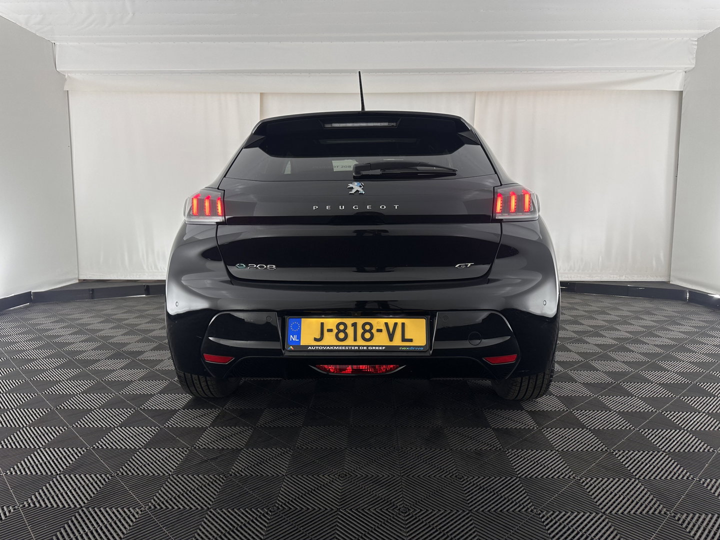 Peugeot e-208 EV GT 350 50 kWh [ 3-Fase ] *HEATPUMP | PANO | FULL-LED | DIGI-COCKPIT | BLINDSPOT | CAMERA | LEATHER-ALCANTARA | AMBIENTLIGHT | NAVI-FULLMAP | LANE-ASSIST | KEYLESS | DAB | CCS-FASTLOADER | HEATED-SPORTSEATS