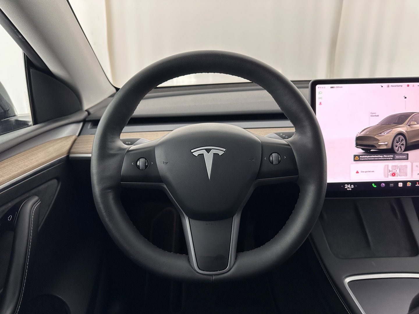 Tesla Model Y RWD 58 kWh [ 3-Fase ] {SOH-91%} (INCL-BTW) Aut. *PANO | LEATHER | TOWBAR | AUTO-PILOT | NAVI-FULLMAP | MATRIX-LED | KEYLESS | CAMERA | DAB+ | HEATED-COMFORTSEATS | PRIVACYGLASS | TOPVIEW | 19''ALU*
