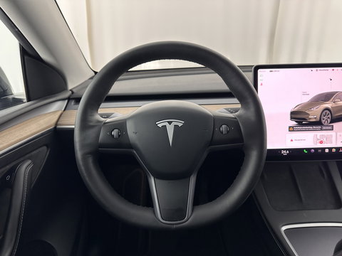 Tesla Model Y RWD 58 kWh [ 3-Fase ] {SOH-91%} (INCL-BTW) Aut. *PANO | LEATHER | TOWBAR | AUTO-PILOT | NAVI-FULLMAP | MATRIX-LED | KEYLESS | CAMERA | DAB+ | HEATED-COMFORTSEATS | PRIVACYGLASS | TOPVIEW | 19''ALU*