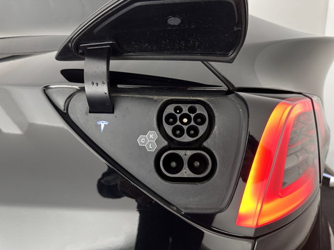 Tesla Model Y RWD 58 kWh [ 3-Fase ] {SOH-91%} (INCL-BTW) Aut. *PANO | LEATHER | TOWBAR | AUTO-PILOT | NAVI-FULLMAP | MATRIX-LED | KEYLESS | CAMERA | DAB+ | HEATED-COMFORTSEATS | PRIVACYGLASS | TOPVIEW | 19''ALU*