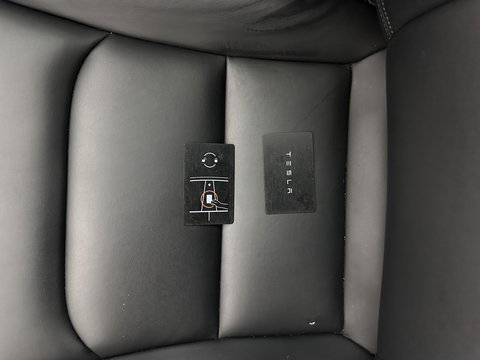 Tesla Model Y RWD 58 kWh [ 3-Fase ] {SOH-91%} (INCL-BTW) Aut. *PANO | LEATHER | TOWBAR | AUTO-PILOT | NAVI-FULLMAP | MATRIX-LED | KEYLESS | CAMERA | DAB+ | HEATED-COMFORTSEATS | PRIVACYGLASS | TOPVIEW | 19''ALU*