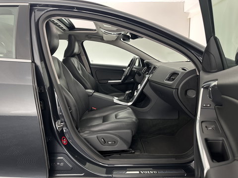 Volvo V60 2.4 D6 Twin Engine Summum (Plug-in) Aut. *PANO | LEATHER | MEMORY-PACK | NAVI-FULLMAP | HEATED-COMFORTSEATS | NAVI-FULLMAP | CAMERA | ECC | PDC | CRUISE | TOWBAR | 17''ALU*