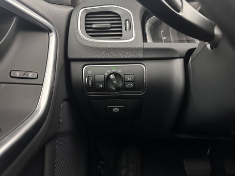 Volvo V60 2.4 D6 Twin Engine Summum (Plug-in) Aut. *PANO | LEATHER | MEMORY-PACK | NAVI-FULLMAP | HEATED-COMFORTSEATS | NAVI-FULLMAP | CAMERA | ECC | PDC | CRUISE | TOWBAR | 17''ALU*