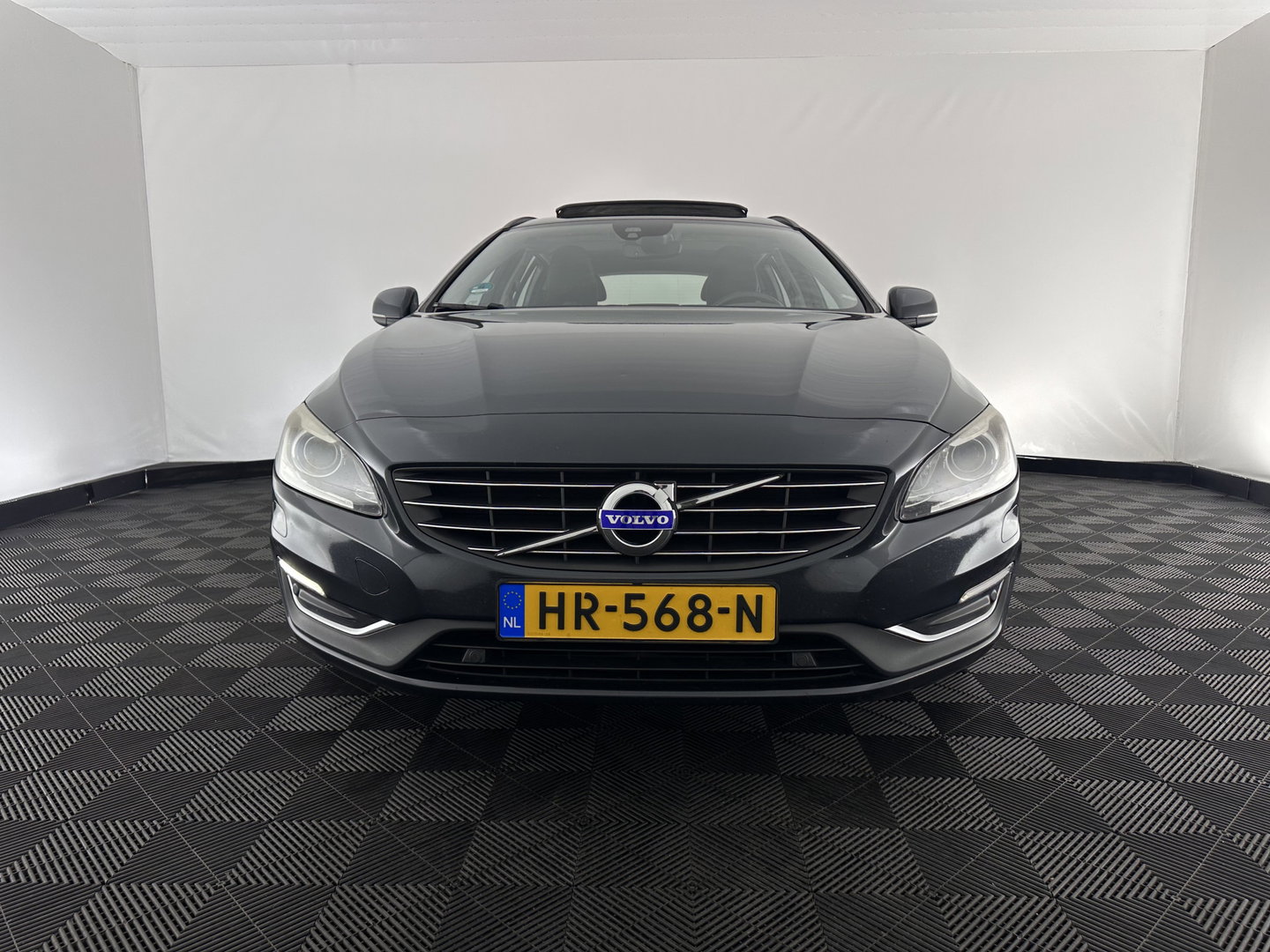 Volvo V60 2.4 D6 Twin Engine Summum (Plug-in) Aut. *PANO | LEATHER | MEMORY-PACK | NAVI-FULLMAP | HEATED-COMFORTSEATS | NAVI-FULLMAP | CAMERA | ECC | PDC | CRUISE | TOWBAR | 17''ALU*