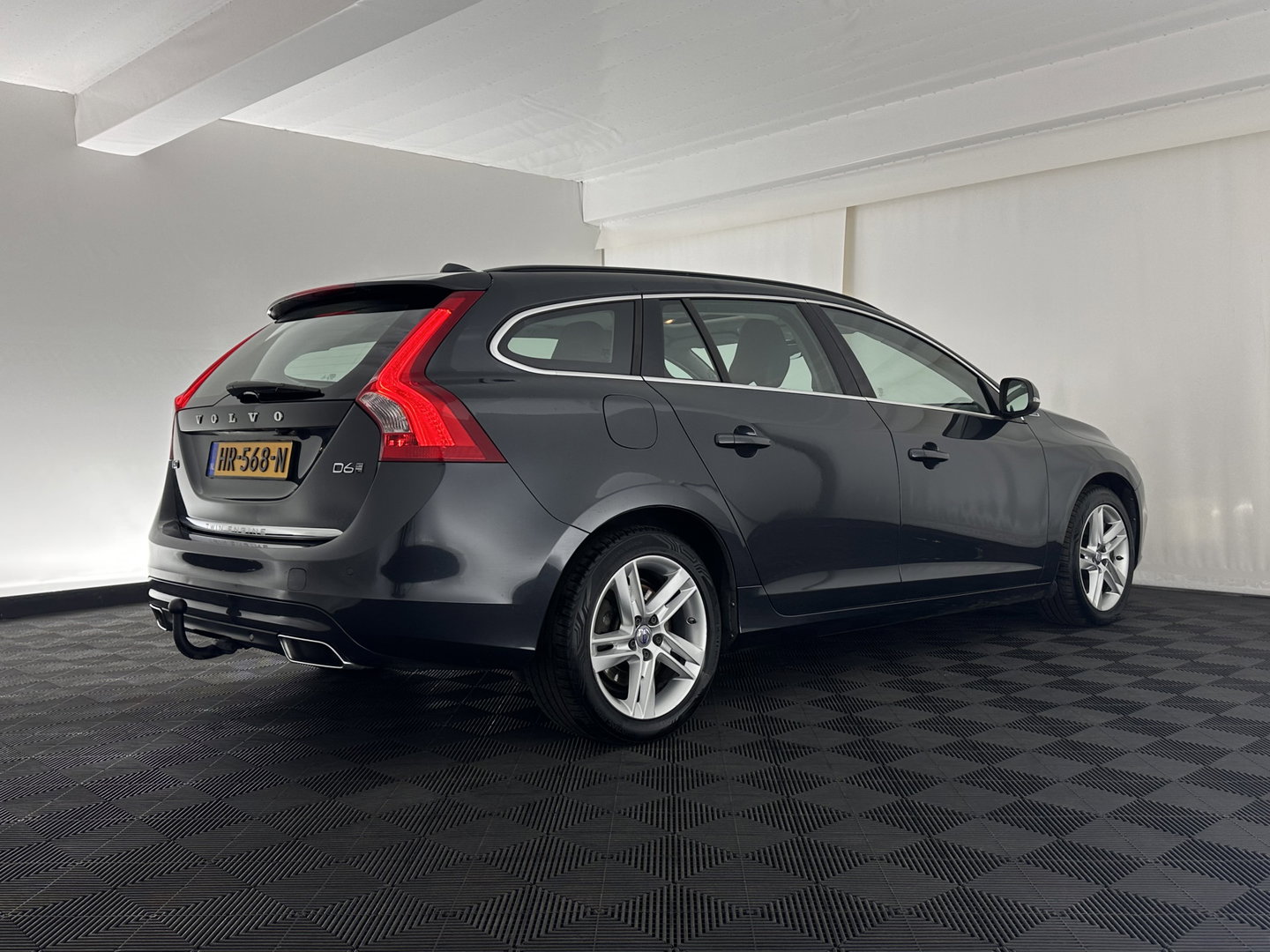 Volvo V60 2.4 D6 Twin Engine Summum (Plug-in) Aut. *PANO | LEATHER | MEMORY-PACK | NAVI-FULLMAP | HEATED-COMFORTSEATS | NAVI-FULLMAP | CAMERA | ECC | PDC | CRUISE | TOWBAR | 17''ALU*