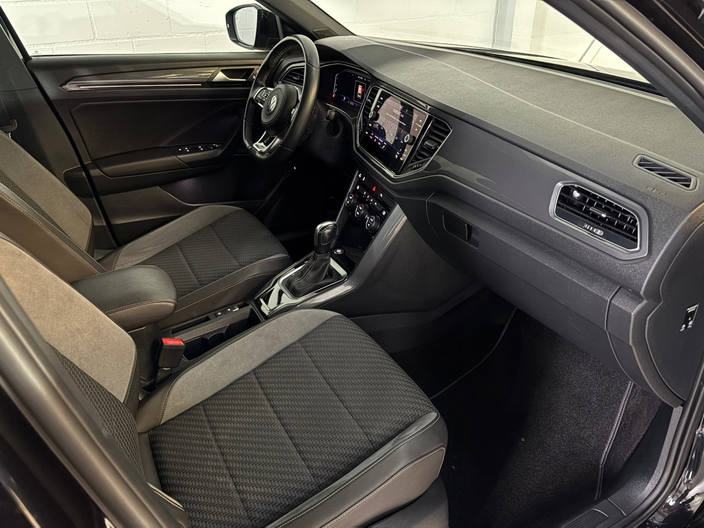 Volkswagen T-Roc 1.5 TSI R-Line Cam*Led*Keyless*Blindspot