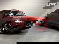 Volvo V60 - 2.0 T8 Twin Engine AWD R-Design Pano H/K 360 HUD