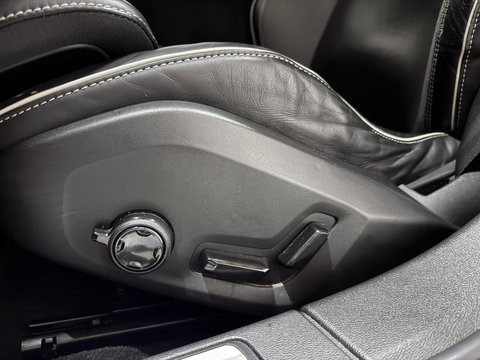 Volvo V60 2.0 T8 Twin Engine AWD R-Design Pano H/K 360 HUD