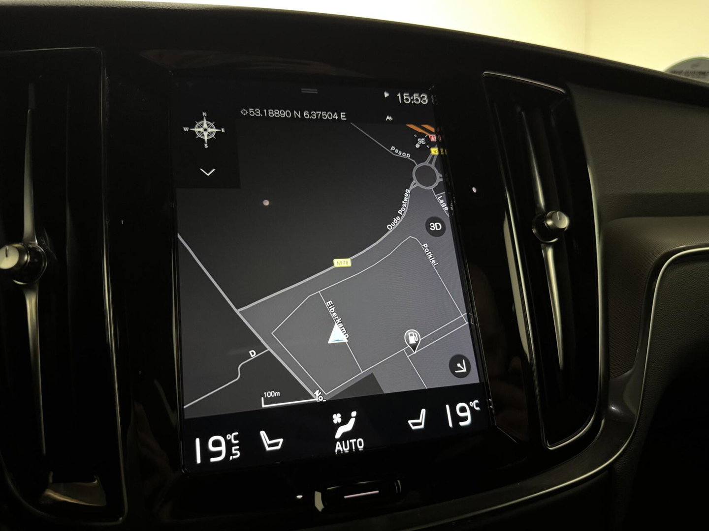 Volvo V60 2.0 T8 Twin Engine AWD R-Design Pano H/K 360 HUD