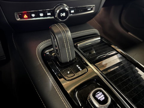 Volvo V60 2.0 T8 Twin Engine AWD R-Design Pano H/K 360 HUD