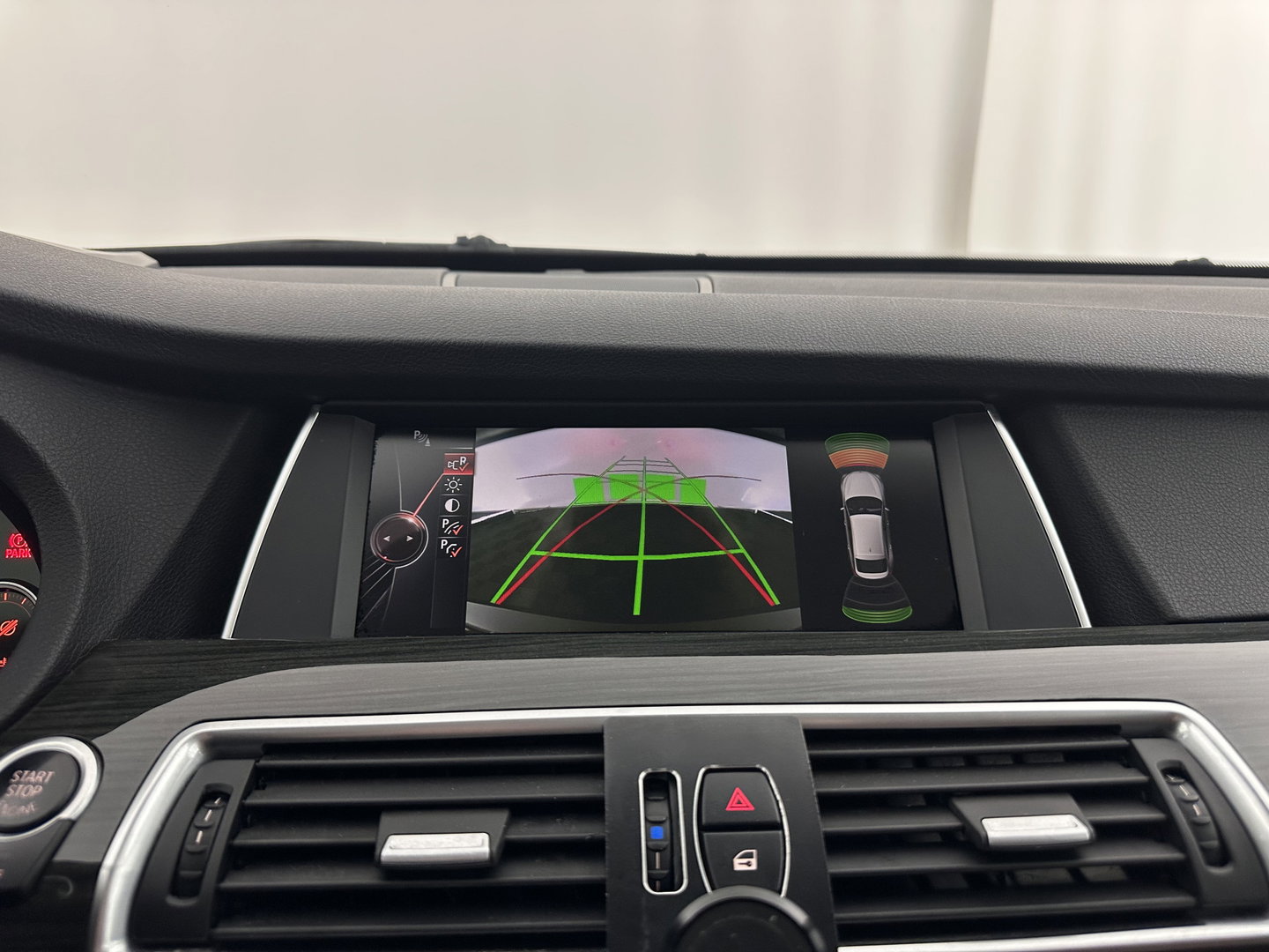 BMW 5 Serie Gran Turismo 535xi High Executive Aut. *HEAD-UP | LEATHER | XENON | SOFT-CLOSE | CAMERA | BLINDSPOT | HEATED-COMFORTSEATS | PRIVACY-GLASS | NAVI-FULLMAP | ECC | PDC | CRUISE | 18''ALU*