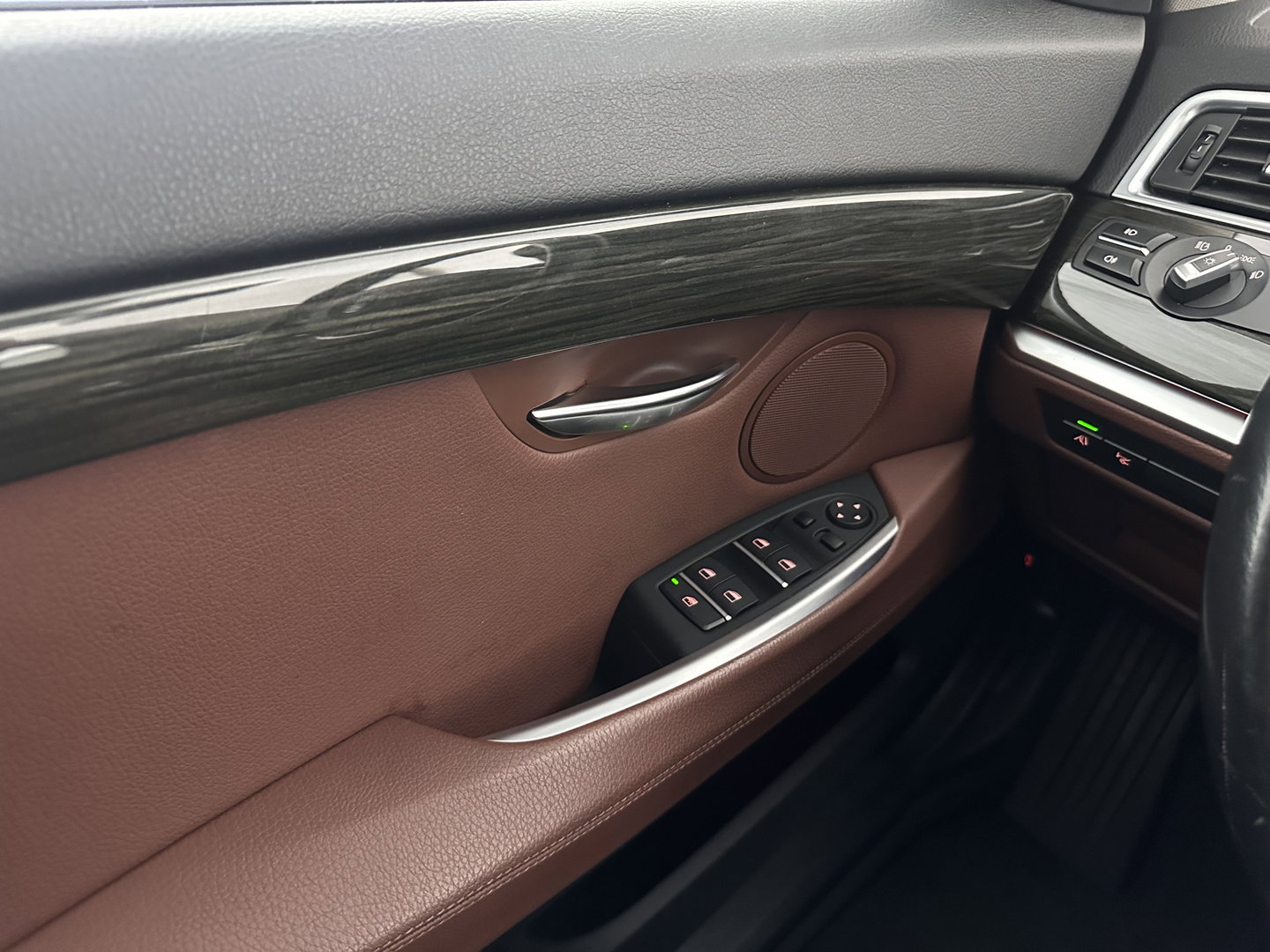 BMW 5 Serie Gran Turismo 535xi High Executive Aut. *HEAD-UP | LEATHER | XENON | SOFT-CLOSE | CAMERA | BLINDSPOT | HEATED-COMFORTSEATS | PRIVACY-GLASS | NAVI-FULLMAP | ECC | PDC | CRUISE | 18''ALU*