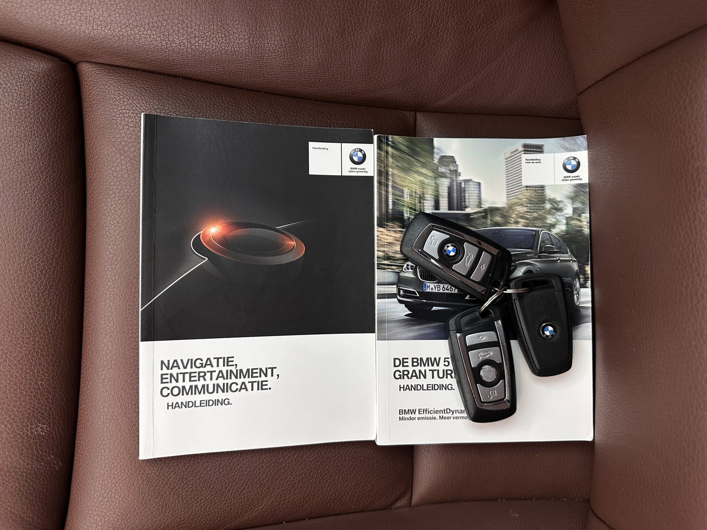 BMW 5 Serie Gran Turismo 535xi High Executive Aut. *HEAD-UP | LEATHER | XENON | SOFT-CLOSE | CAMERA | BLINDSPOT | HEATED-COMFORTSEATS | PRIVACY-GLASS | NAVI-FULLMAP | ECC | PDC | CRUISE | 18''ALU*