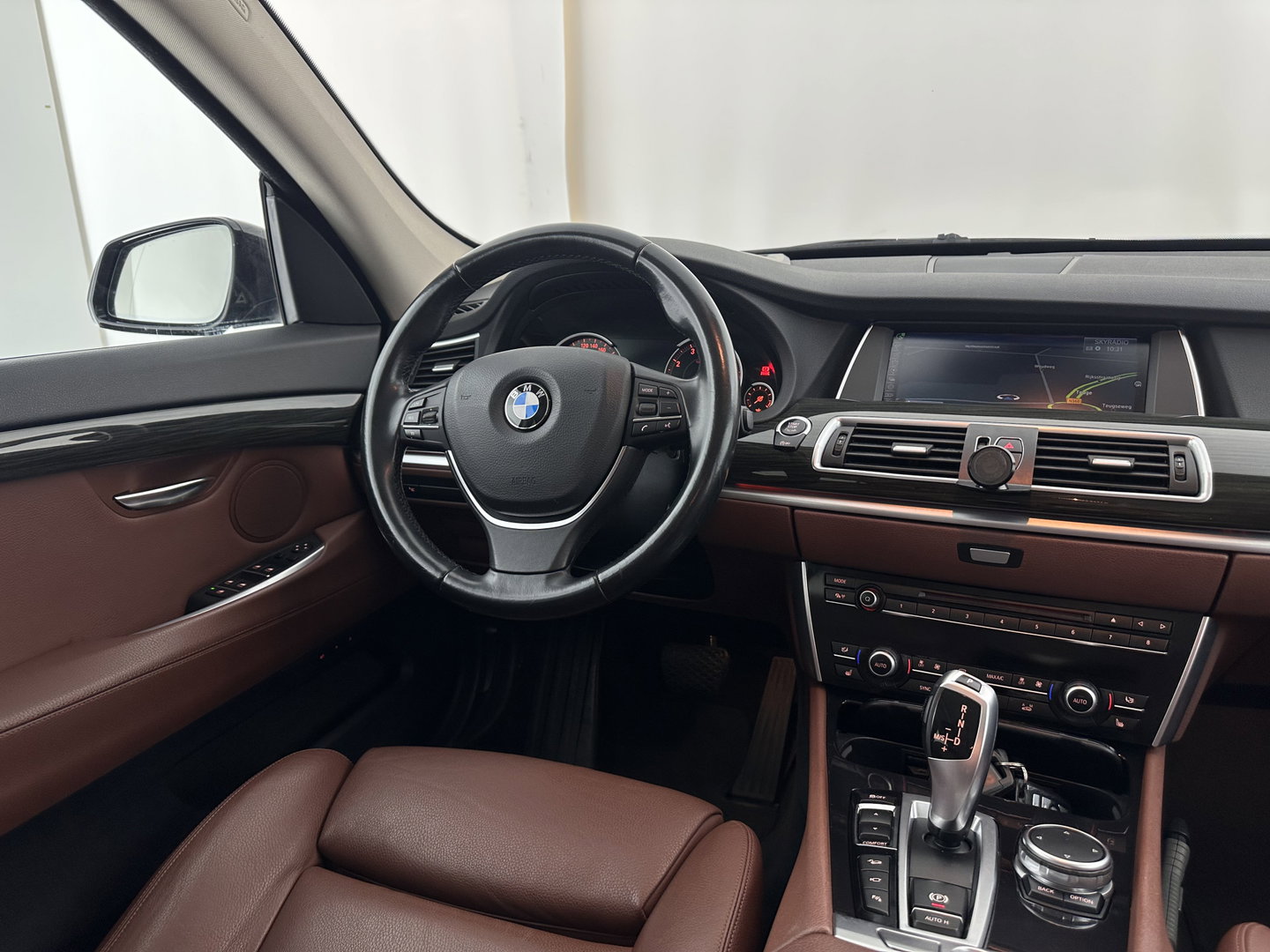 BMW 5 Serie Gran Turismo 535xi High Executive Aut. *HEAD-UP | LEATHER | XENON | SOFT-CLOSE | CAMERA | BLINDSPOT | HEATED-COMFORTSEATS | PRIVACY-GLASS | NAVI-FULLMAP | ECC | PDC | CRUISE | 18''ALU*