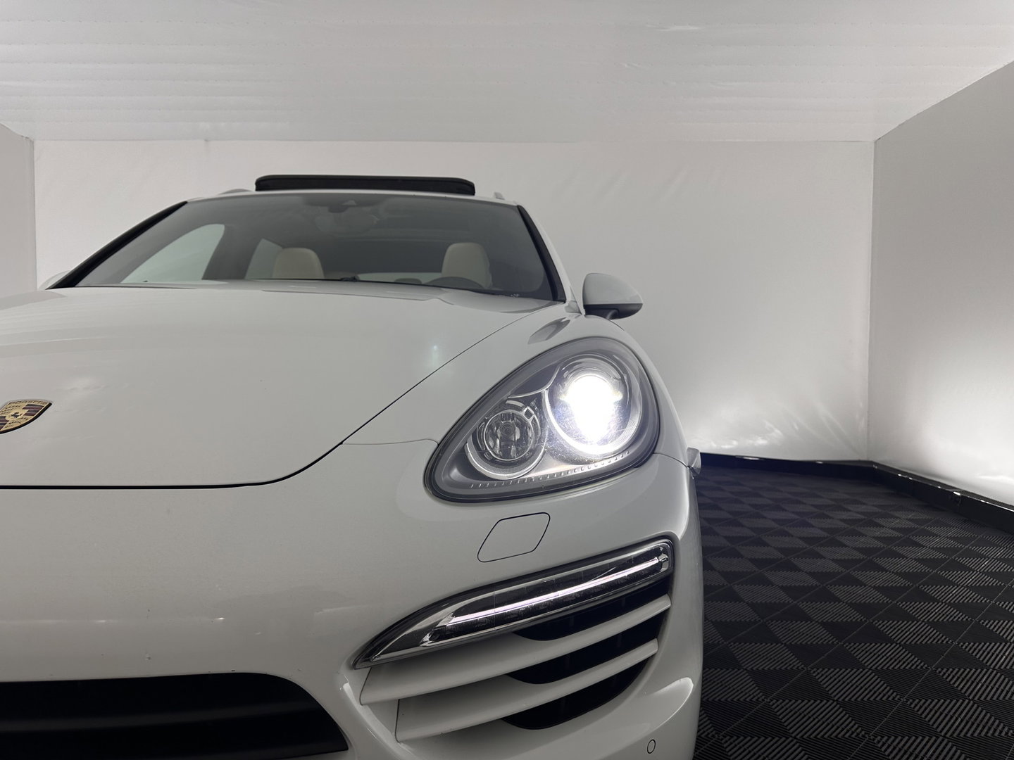 Porsche Cayenne 3.0 D Platinum Edition Aut. *PANO | LEATHER | XENON | BOSE-SOUND |CAMERA | HEATED-COMFORTSEATS | NAVI-FULLMAP | BLINDSPOT | AIR-SUSPENSION | ECC | PDC | CRUISE | 20''ALU*