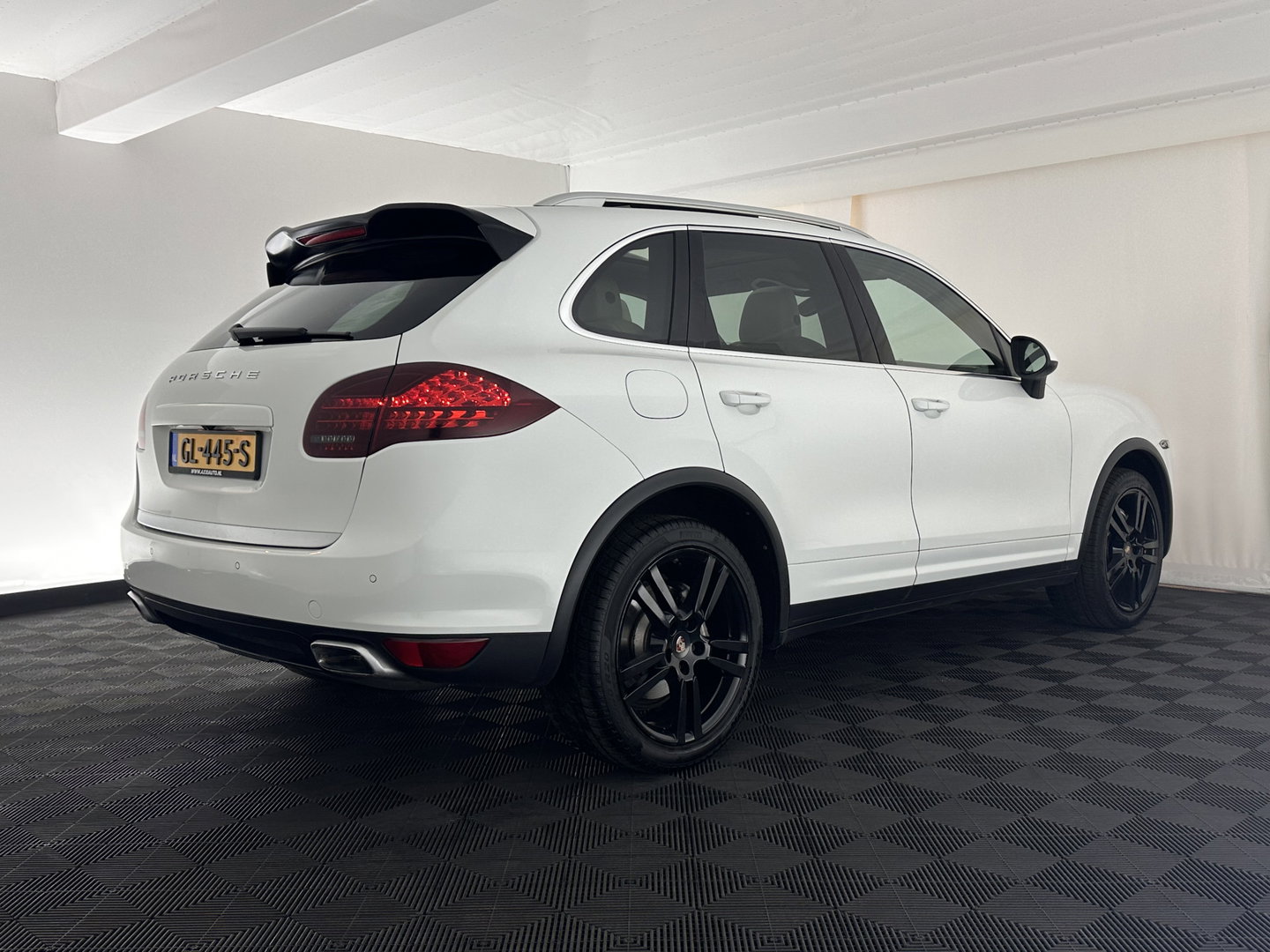 Porsche Cayenne 3.0 D Platinum Edition Aut. *PANO | LEATHER | XENON | BOSE-SOUND |CAMERA | HEATED-COMFORTSEATS | NAVI-FULLMAP | BLINDSPOT | AIR-SUSPENSION | ECC | PDC | CRUISE | 20''ALU*