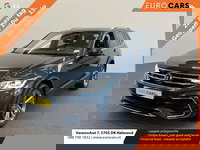 Volkswagen Tiguan - 1.4 TSI eHybrid 245pk DSG R-Line Platinum Panoramadak Trekhaak Navigatie Apple Carplay/Android Auto Camera Parkeersensoren Adaptive Cruise Control Matrix Ledverlichting Stoel- en stuurverwarming Climate Control