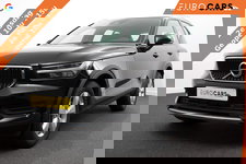 Volvo XC40 - 1.5 T3 163 pk Automaat Momentum | Navigatie | Apple Carplay / Android Auto | Parkeersensor achter | Adaptive Cruise Control | Virtual Cockpit | Stoelverwarming | LED kop- en mistlampen | Lane Assist