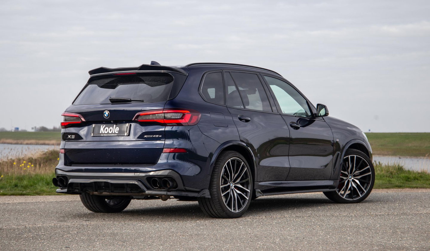 BMW X5 xDrive45e High Executive SKYLOUNGE / LASER / 4WIELSTURING / DIMAND POOK / LEDER / MAXTON / M PAKKET