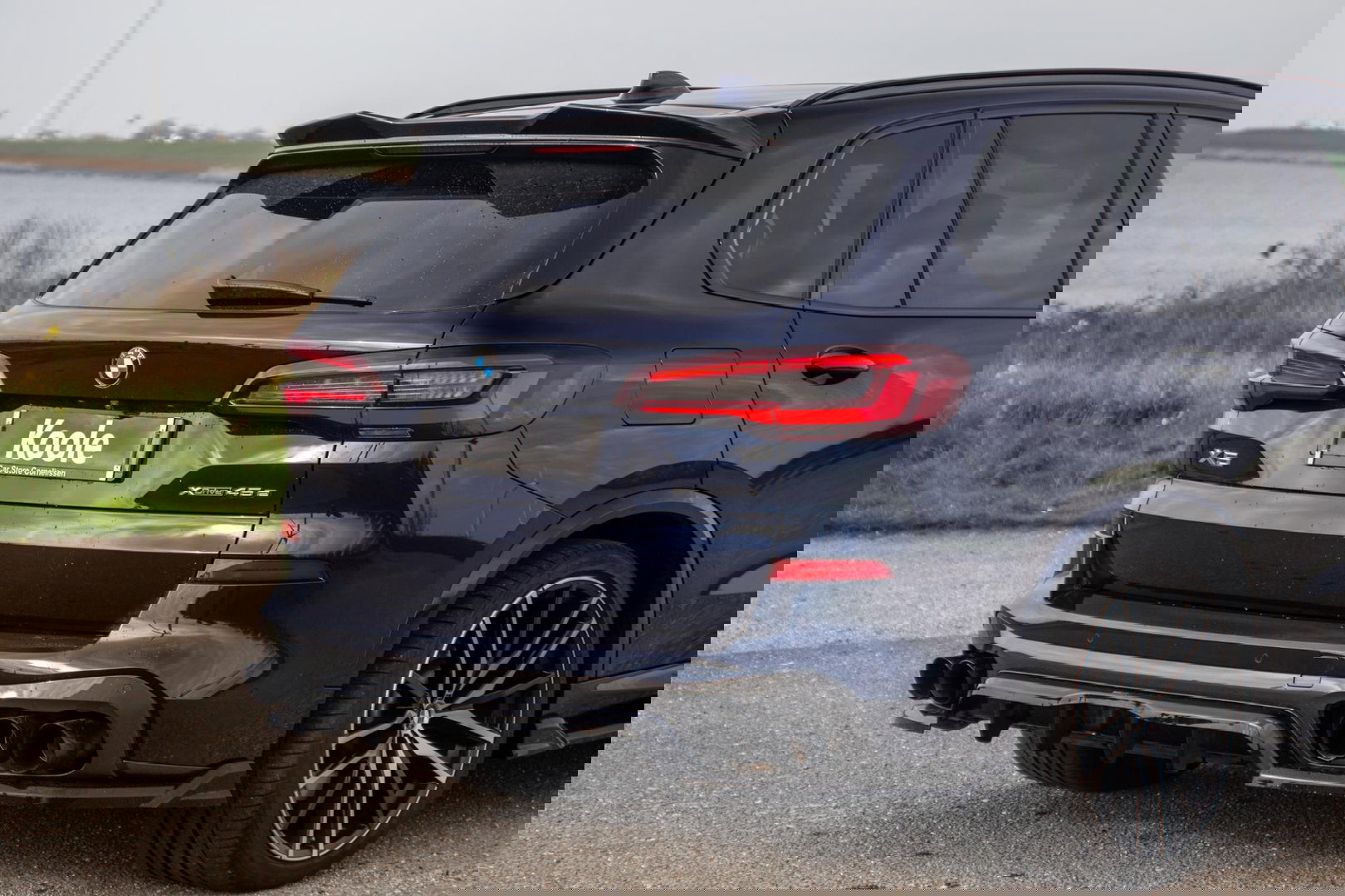 BMW X5 xDrive45e High Executive SKYLOUNGE / LASER / 4WIELSTURING / DIMAND POOK / LEDER / MAXTON / M PAKKET