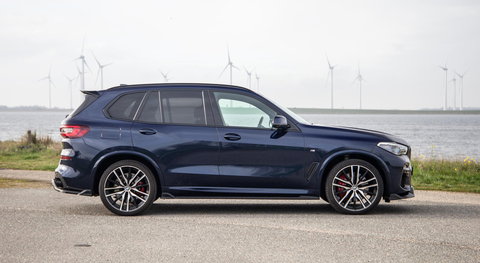 BMW X5 xDrive45e High Executive SKYLOUNGE / LASER / 4WIELSTURING / DIMAND POOK / LEDER / MAXTON / M PAKKET