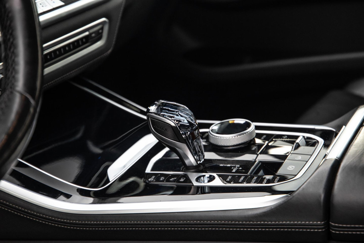 BMW X5 xDrive45e High Executive SKYLOUNGE / LASER / 4WIELSTURING / DIMAND POOK / LEDER / MAXTON / M PAKKET