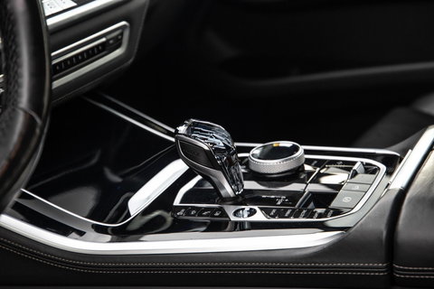 BMW X5 xDrive45e High Executive SKYLOUNGE / LASER / 4WIELSTURING / DIMAND POOK / LEDER / MAXTON / M PAKKET