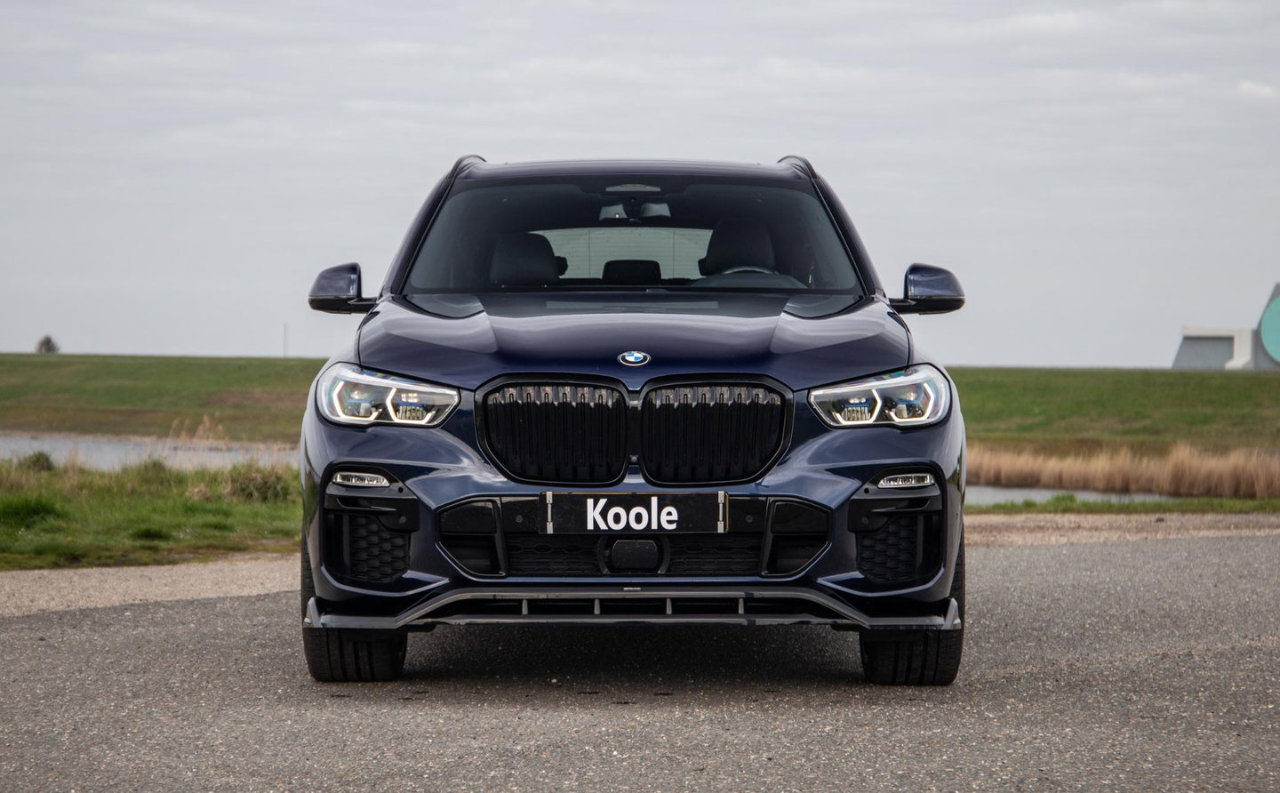 BMW X5 xDrive45e High Executive SKYLOUNGE / LASER / 4WIELSTURING / DIMAND POOK / LEDER / MAXTON / M PAKKET