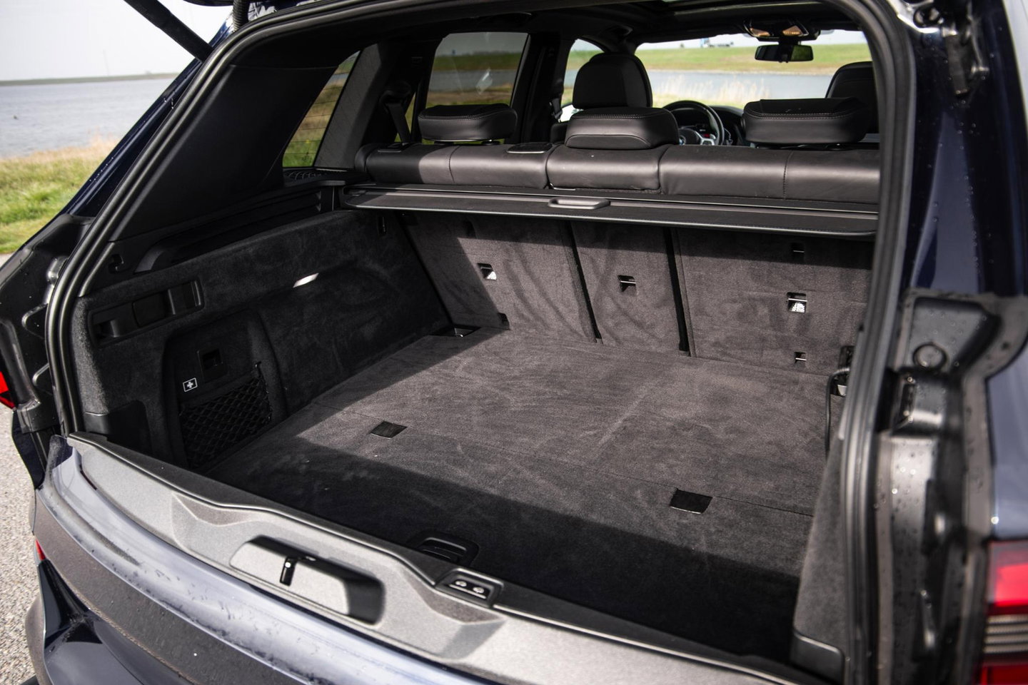 BMW X5 xDrive45e High Executive SKYLOUNGE / LASER / 4WIELSTURING / DIMAND POOK / LEDER / MAXTON / M PAKKET