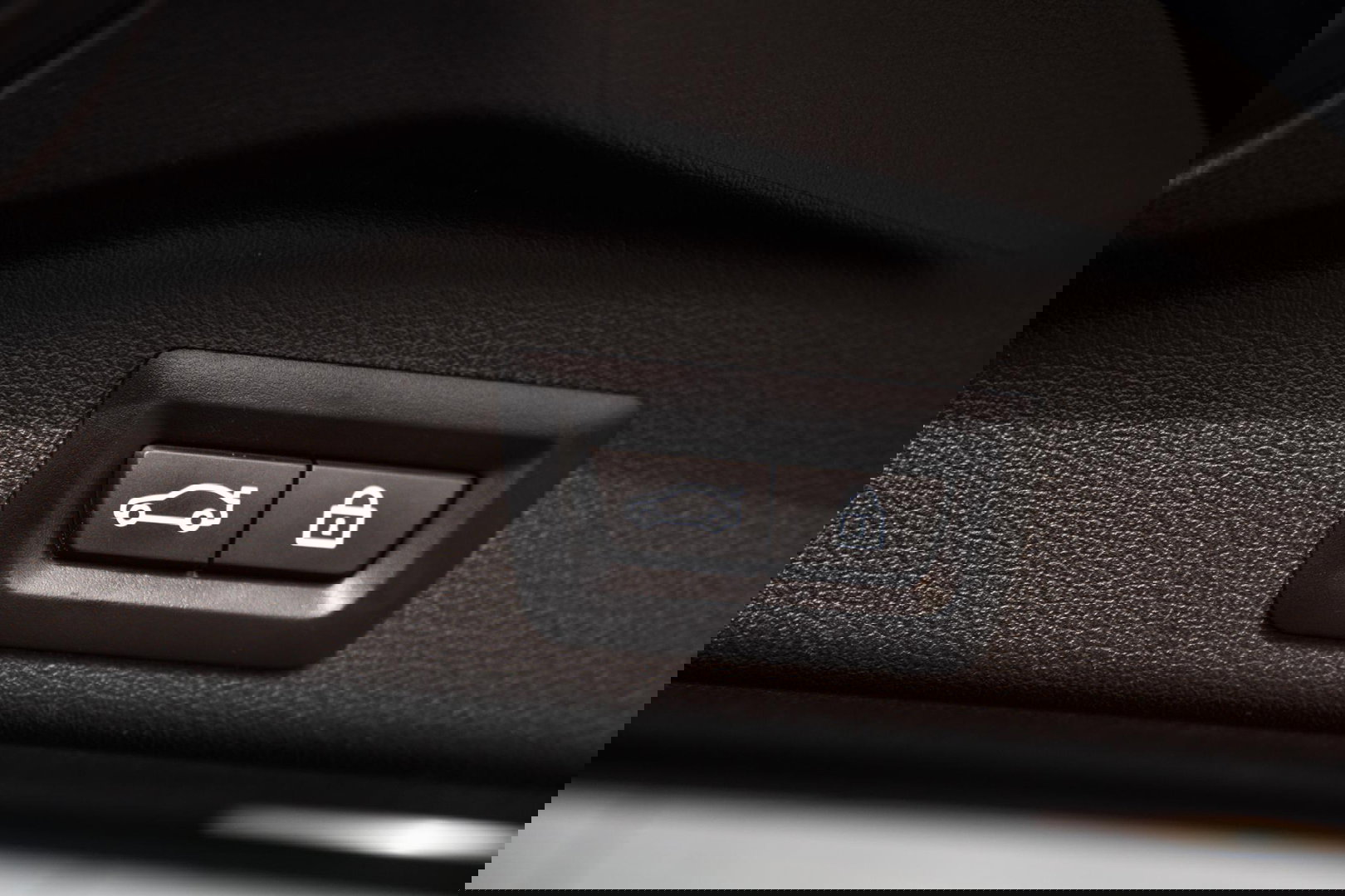 BMW X5 xDrive45e High Executive SKYLOUNGE / LASER / 4WIELSTURING / DIMAND POOK / LEDER / MAXTON / M PAKKET