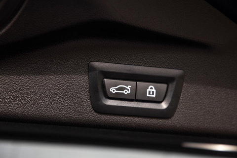 BMW X5 xDrive45e High Executive SKYLOUNGE / LASER / 4WIELSTURING / DIMAND POOK / LEDER / MAXTON / M PAKKET