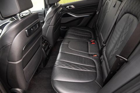 BMW X5 xDrive45e High Executive SKYLOUNGE / LASER / 4WIELSTURING / DIMAND POOK / LEDER / MAXTON / M PAKKET