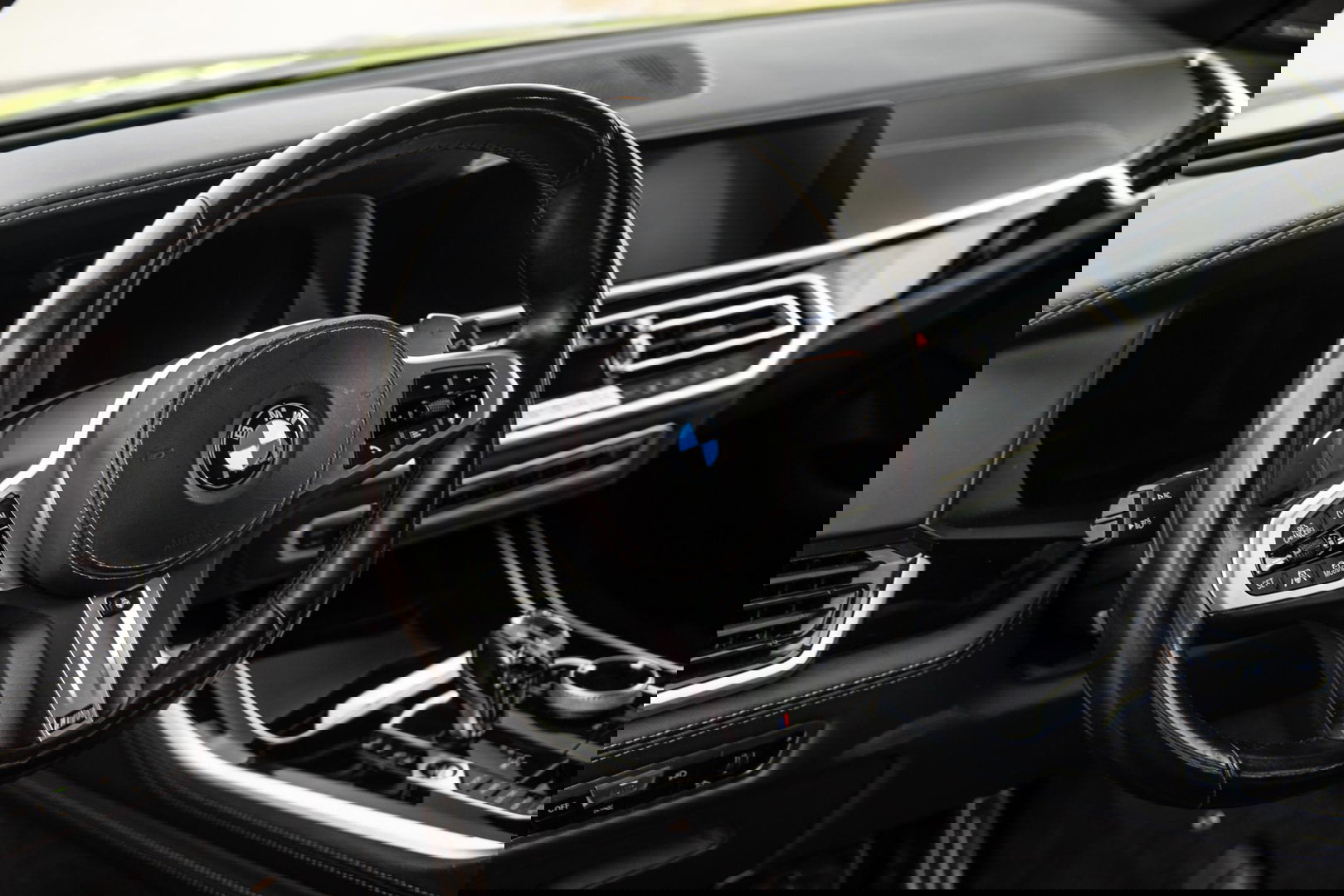 BMW X5 xDrive45e High Executive SKYLOUNGE / LASER / 4WIELSTURING / DIMAND POOK / LEDER / MAXTON / M PAKKET