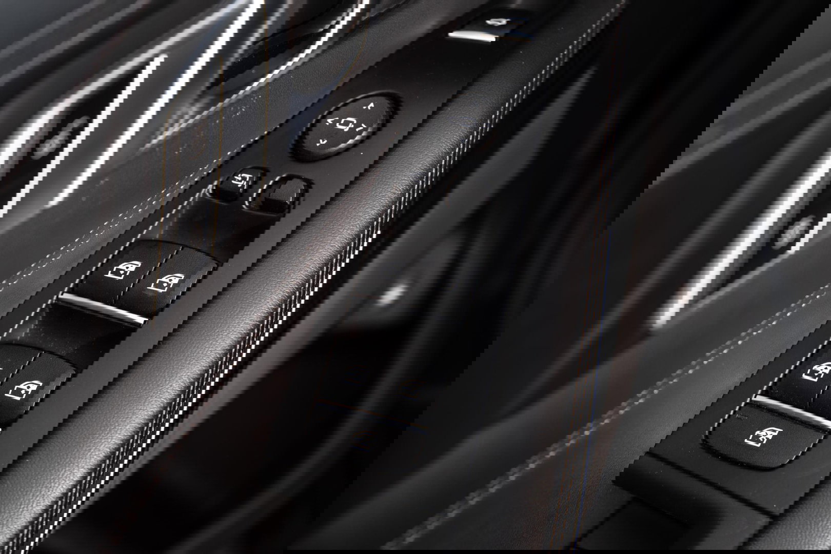 BMW X5 xDrive45e High Executive SKYLOUNGE / LASER / 4WIELSTURING / DIMAND POOK / LEDER / MAXTON / M PAKKET