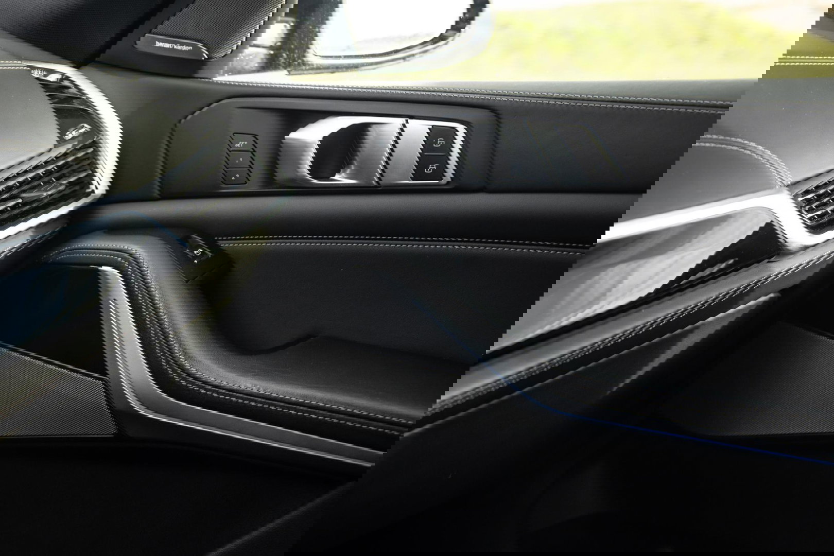 BMW X5 xDrive45e High Executive SKYLOUNGE / LASER / 4WIELSTURING / DIMAND POOK / LEDER / MAXTON / M PAKKET