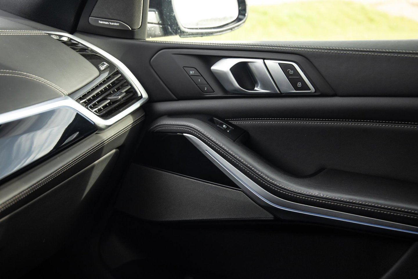 BMW X5 xDrive45e High Executive SKYLOUNGE / LASER / 4WIELSTURING / DIMAND POOK / LEDER / MAXTON / M PAKKET