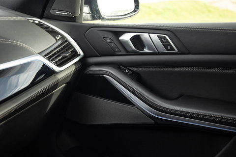 BMW X5 xDrive45e High Executive SKYLOUNGE / LASER / 4WIELSTURING / DIMAND POOK / LEDER / MAXTON / M PAKKET