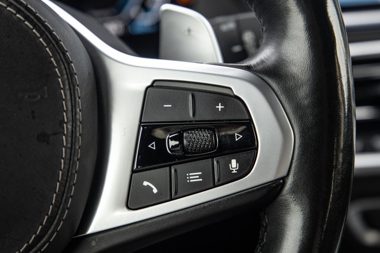 BMW X5 xDrive45e High Executive SKYLOUNGE / LASER / 4WIELSTURING / DIMAND POOK / LEDER / MAXTON / M PAKKET