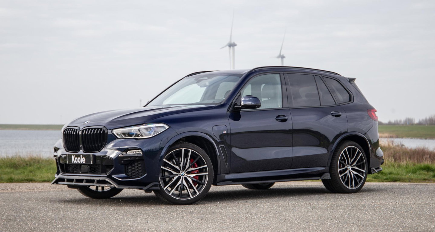 BMW X5 xDrive45e High Executive SKYLOUNGE / LASER / 4WIELSTURING / DIMAND POOK / LEDER / MAXTON / M PAKKET