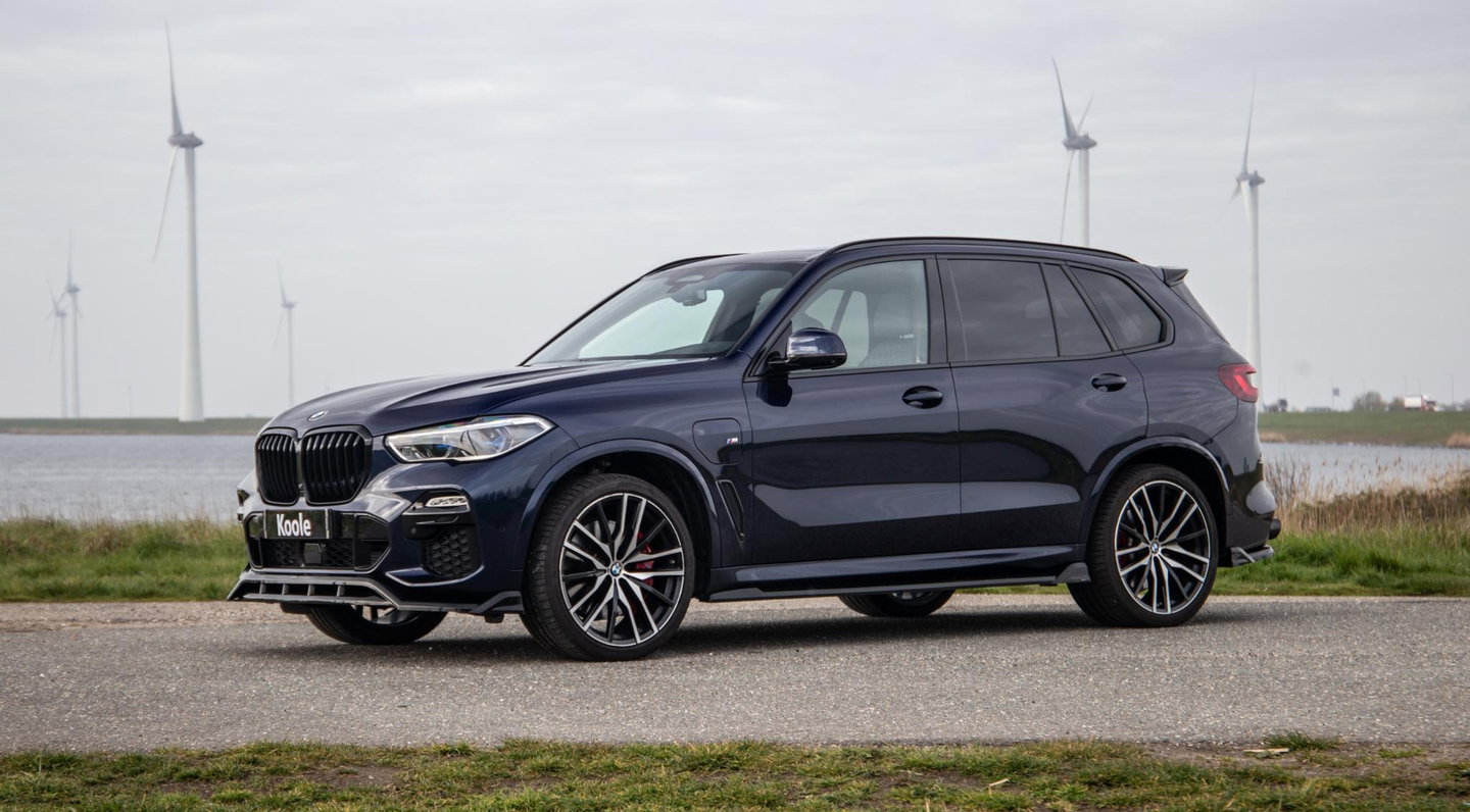 BMW X5 xDrive45e High Executive SKYLOUNGE / LASER / 4WIELSTURING / DIMAND POOK / LEDER / MAXTON / M PAKKET