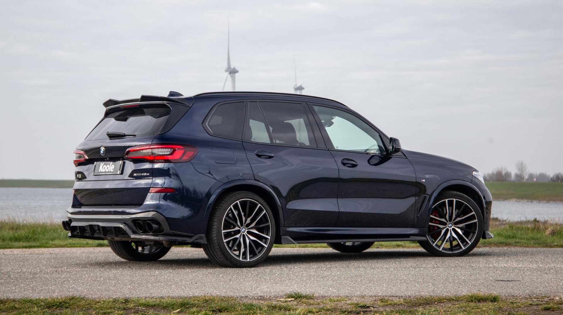 BMW X5 xDrive45e High Executive SKYLOUNGE / LASER / 4WIELSTURING / DIMAND POOK / LEDER / MAXTON / M PAKKET