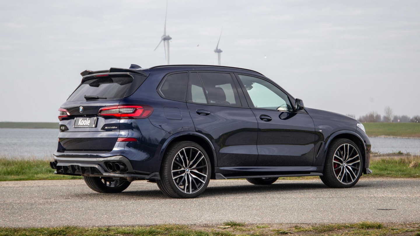 BMW X5 xDrive45e High Executive SKYLOUNGE / LASER / 4WIELSTURING / DIMAND POOK / LEDER / MAXTON / M PAKKET